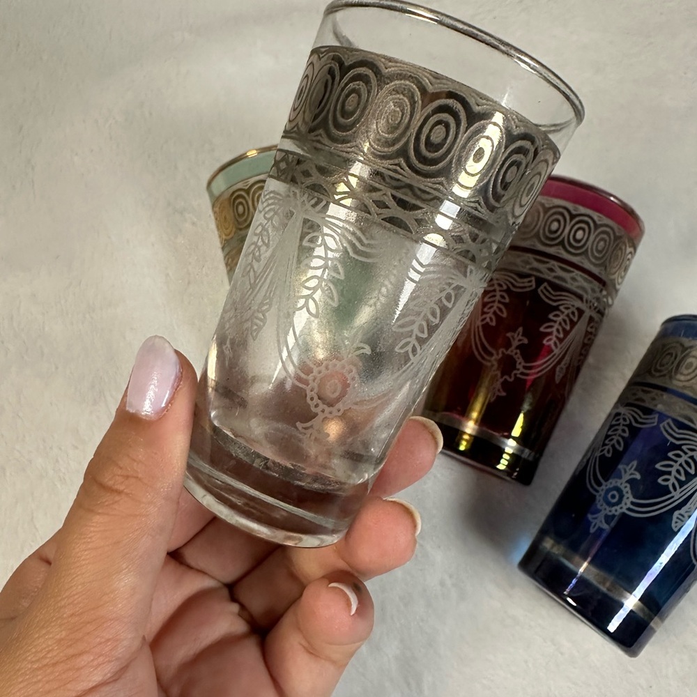 Vintage Egyptian Tea Glasses Set of 4 Etched Boho Colored Drinking Glasses - Picture 5 of 9